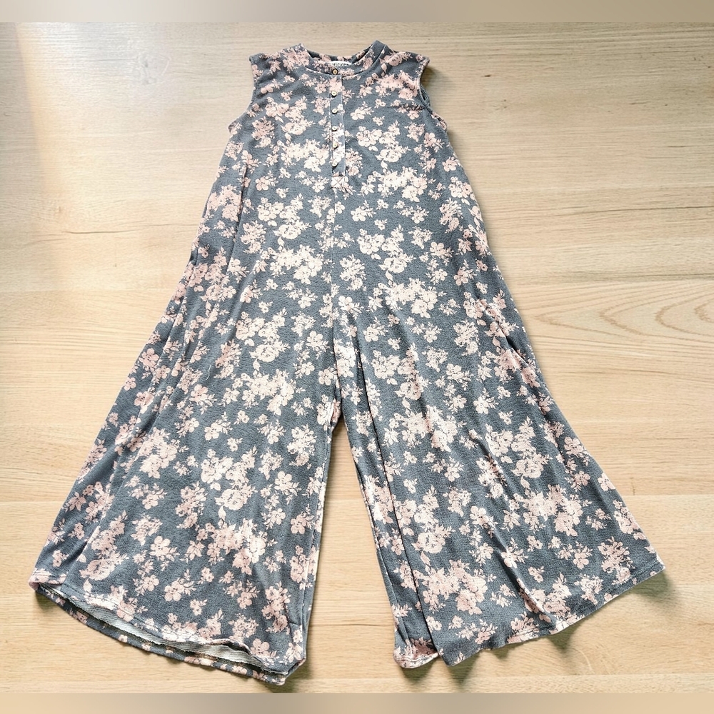 BUCKETLIST Blue Floral Sleeveless Jumpsuit with Pink Flowers - Picture 4 of 16